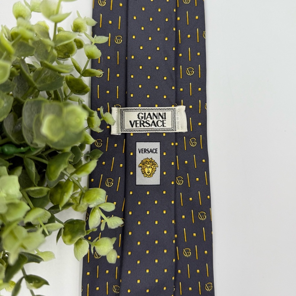 Gianni Versace 80s Tie 100% Silk Made In Italy Logo GV Medusa Logo-Mania Used